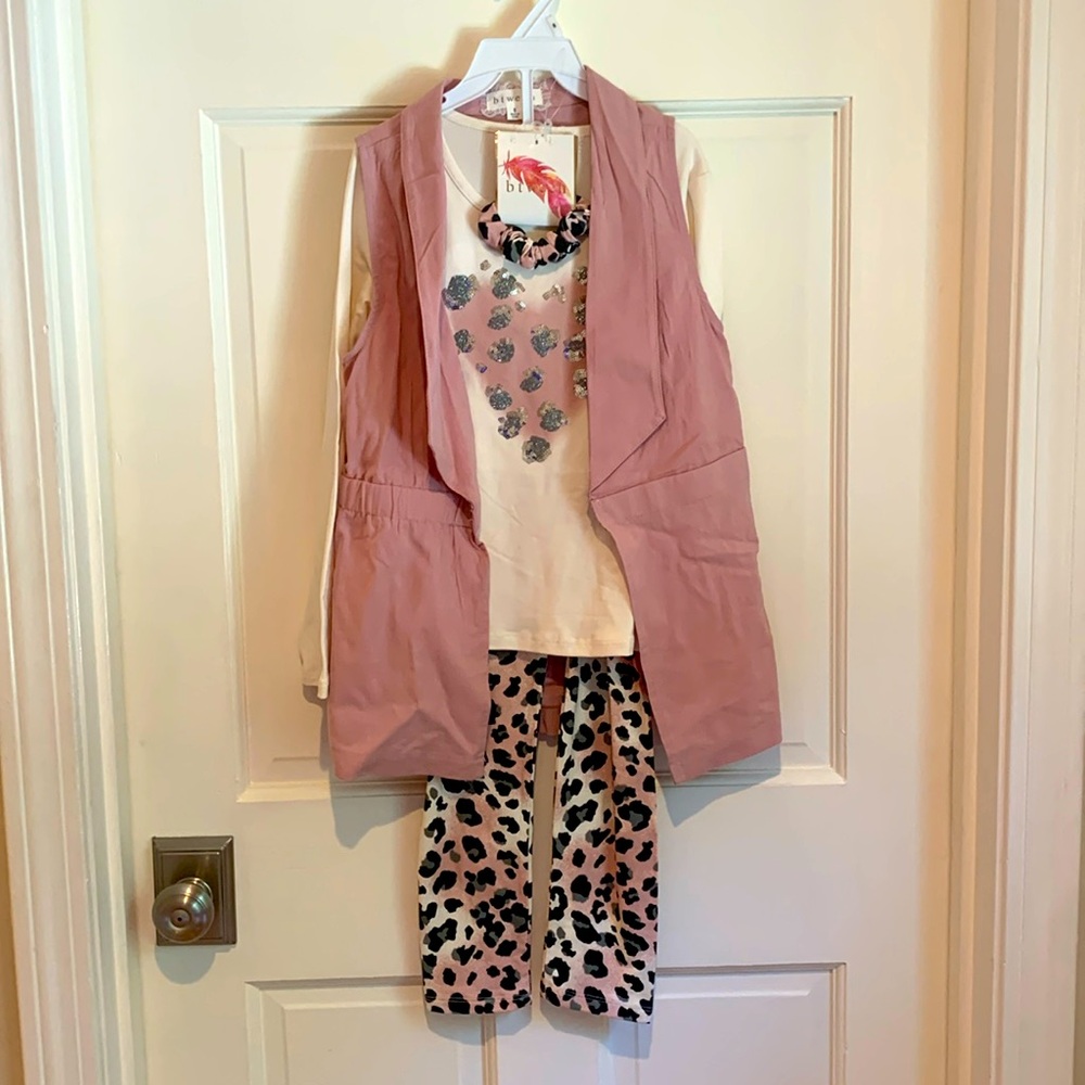 Girls animal print set size 8
